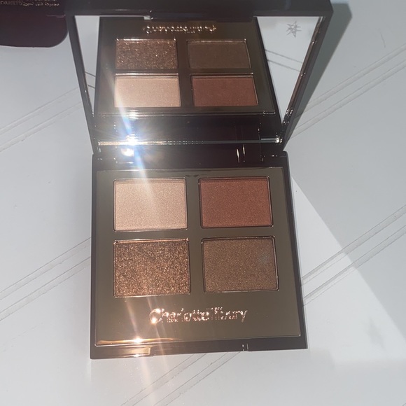 Charlotte Tilbury Bella Sofia Palette - Picture 4 of 5
